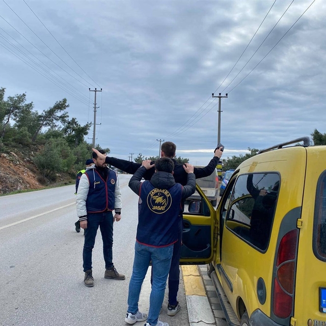 Balıkesir'de jandarma ekiplerinden huzur ve güven uygulaması