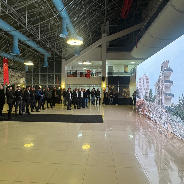 Depremzede kadınların hazırladığı "4.17" belgeselinin galası Adıyaman'da ya...