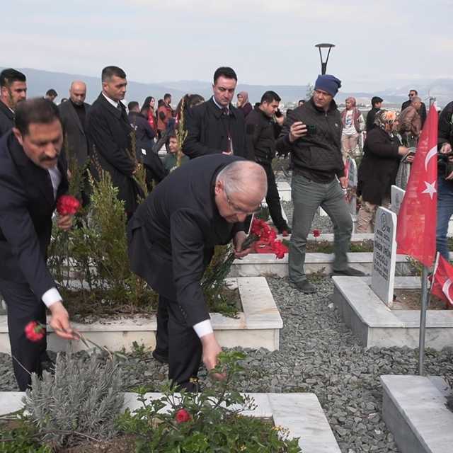 Depremin 2'nci yıl dönümünde Hatay'da mezarlıklarda yoğunluk (2)