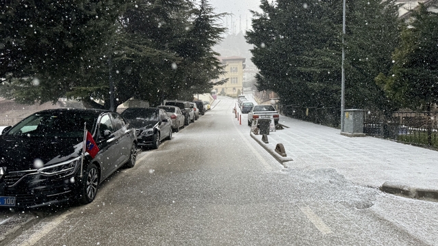 Kastamonu'da kar yağışı etkili oluyor