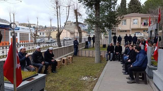 Tosya'da şehit Ufuk Deniz kabri başında anıldı