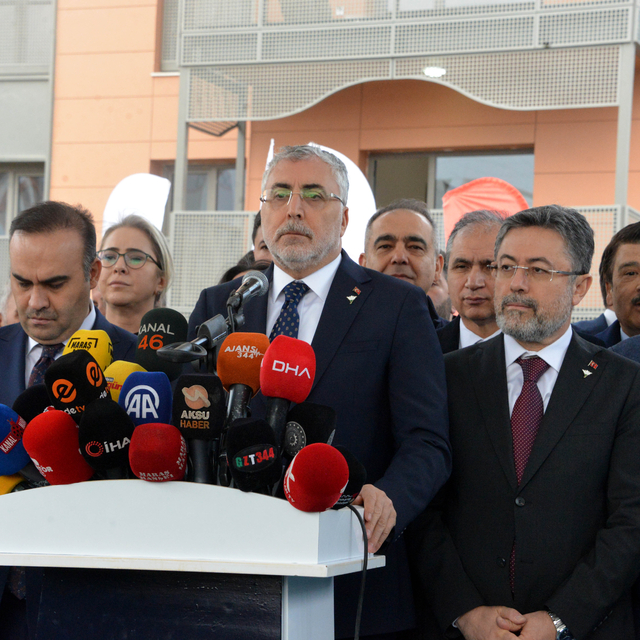 Bakanlar, deprem bölgesinde yapılan yardım ve yatırımları değerlendirdi