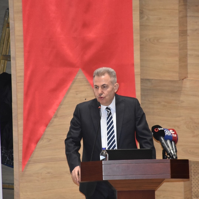 İzmir Valisi Elban: Kentteki yapı stokunun yüzde 70'i sorunlu