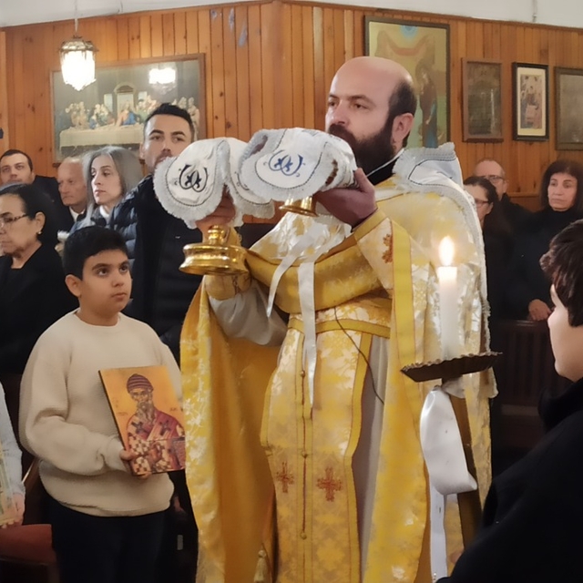 Hatay'da depremde hayatını kaybedenler için kilisede ayin
