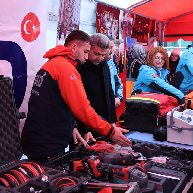 Artvin'de afetlere dikkat çekmek için stant açıldı