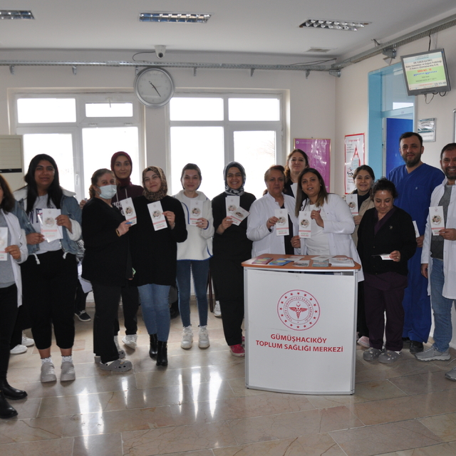 Gümüşhacıköy'de "Doğal Olan Normal Doğum"  konulu eğitim verildi