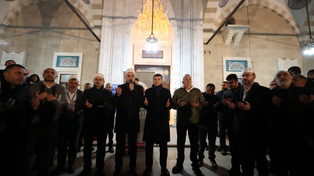 Amasya'da üniversiteli gençler umreye uğurlandı