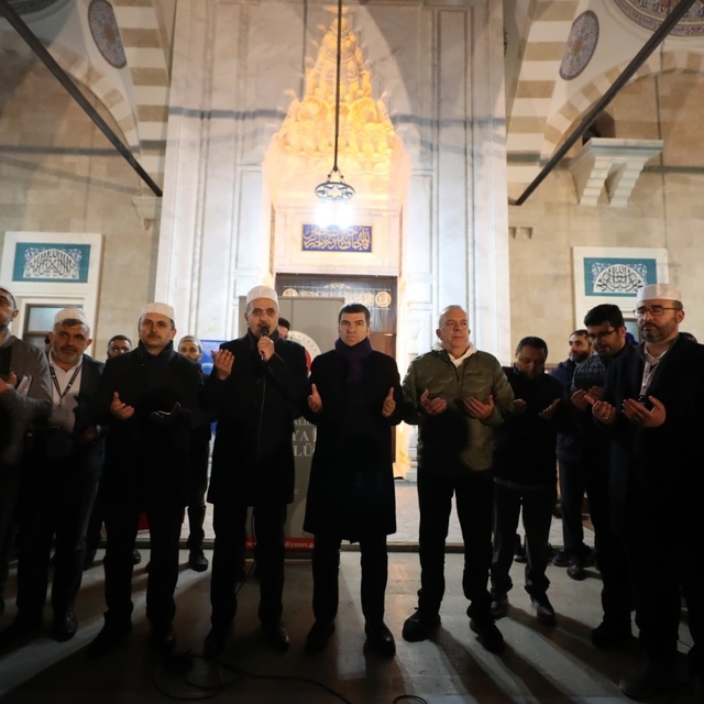 Amasya'da üniversiteli gençler umreye uğurlandı