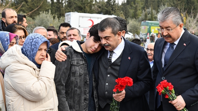 Depremde hayatını kaybedenler için Osmaniye'de anma