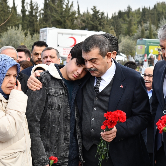 Depremde hayatını kaybedenler için Osmaniye'de anma
