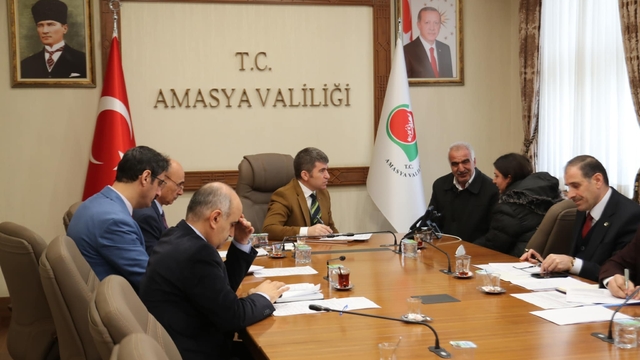 Amasya Valisi Bakan, halk günü toplantısına katıldı