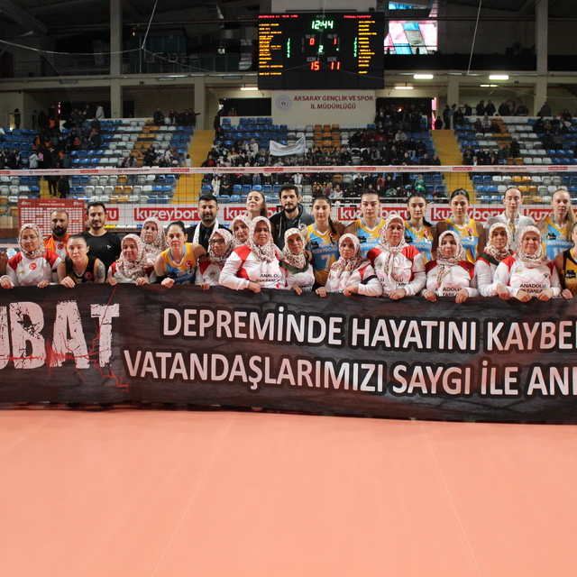 Şalvarlı, 'Anadolu Sultanları' takımı, Kuzeyboru takımı ile dostluk maçı ya...