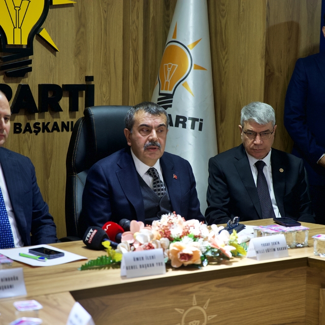 Milli Eğitim Bakanı Tekin'den deprem bölgesindeki derslik sayısı hedefine i...