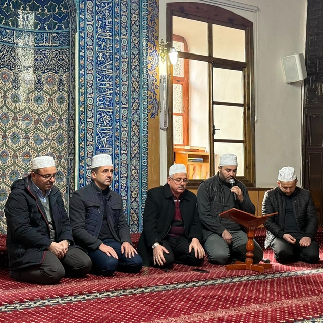 İskilip'te  6 Şubat 2023'teki depremlerde yaşamını yitirenler için dua edil...