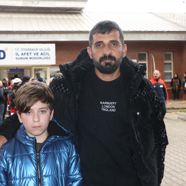 81'inci saatte enkazdan çıkarılan Beşir: Karanlıktı, çok bir şey görmüyordu...