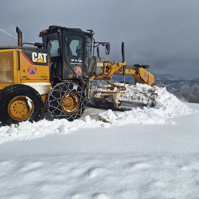 Bafra'da karla mücadelede 8 mahallede önlemler artırıldı