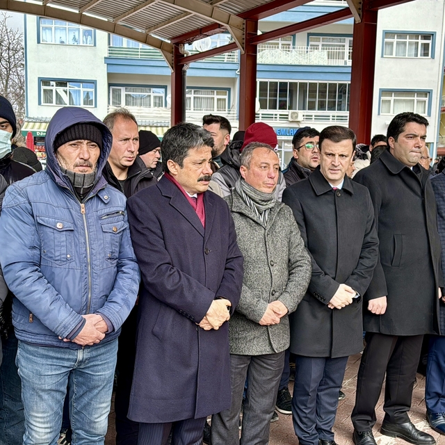 İsrail'in hava saldırısında öldürülen inşaat işçilerinden Özdemir'in cenaze...
