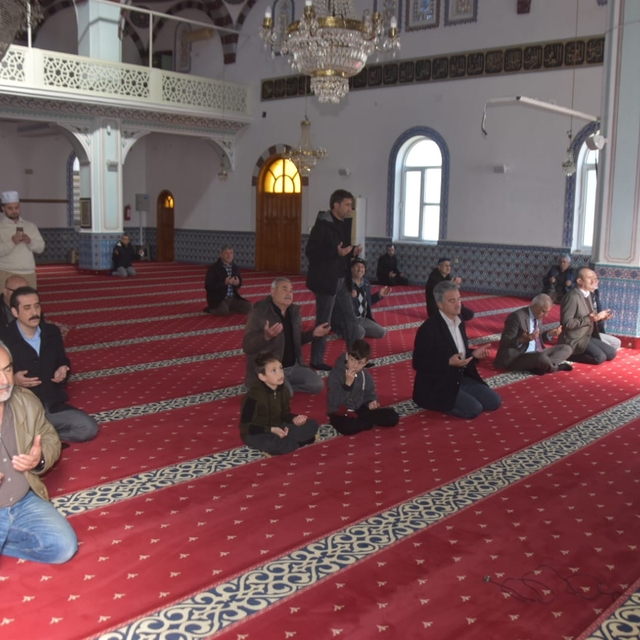 Mersin'de 6 Şubat depremlerinde hayatını kaybedenler anıldı