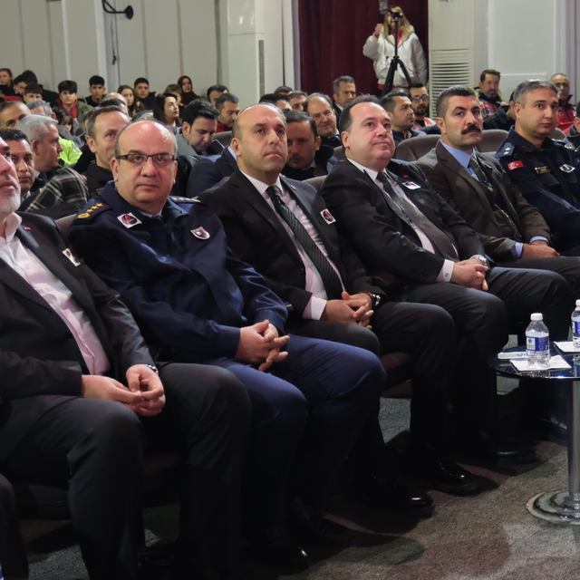 Akhisar'da 6 Şubat depremlerinde yaşamını yitirenler anıldı