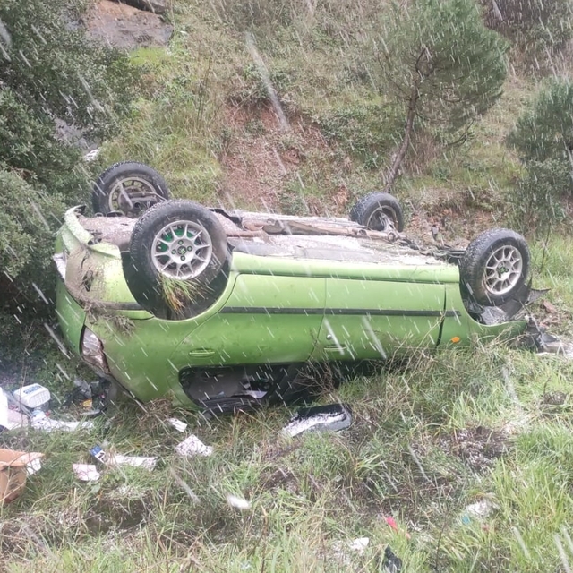 Takla atan otomobilin sürücüsü ağır yaralandı