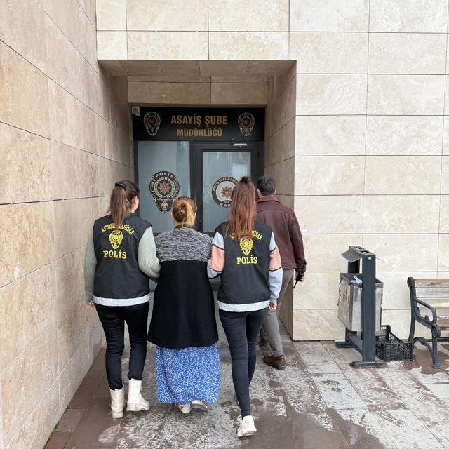 Afyonkarahisar'daki evlerden hırsızlık yapan zanlı tutuklandı