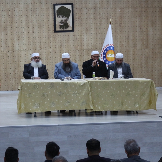 İskenderun'da, depremlerde hayatını kaybedenler anıldı