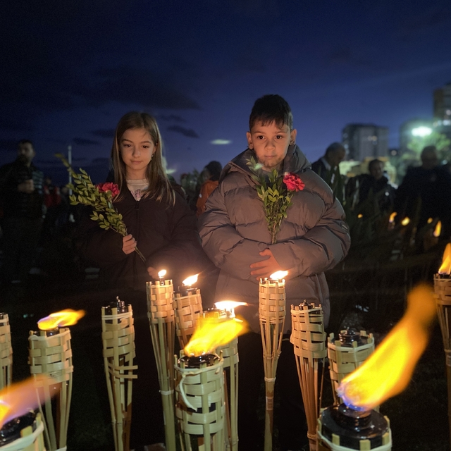 Mersin'de depremde hayatını kaybedenler "sessiz yürüyüş"le anıldı