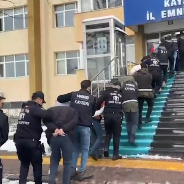 Kayseri'de uyuşturucuya 5 tutuklama