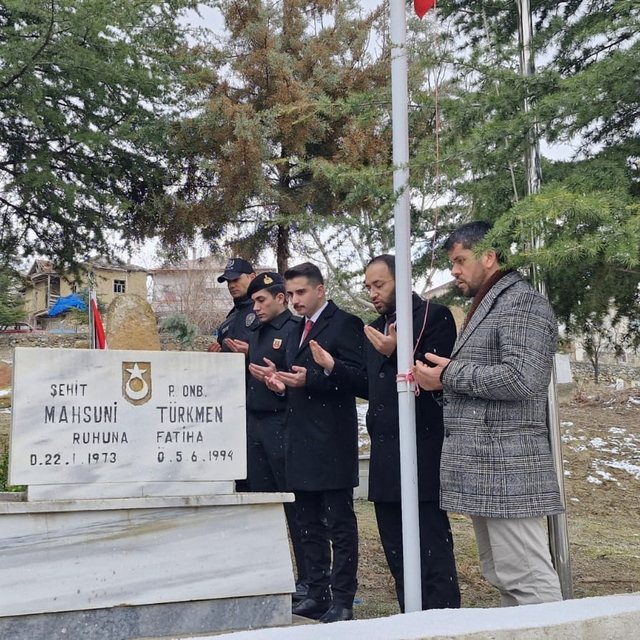 Ortaköy Kaymakamı Şapaloğlu, şehit kabirlerini ziyaret etti