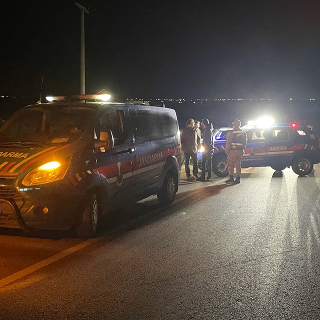 Şanlıurfa'da başından silahla vurulan kadın özel araçla getirildiği hastane...