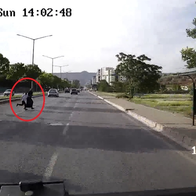 Annenin öldüğü, oğlunun yaralandığı kazanın görüntüleri ortaya çıktı