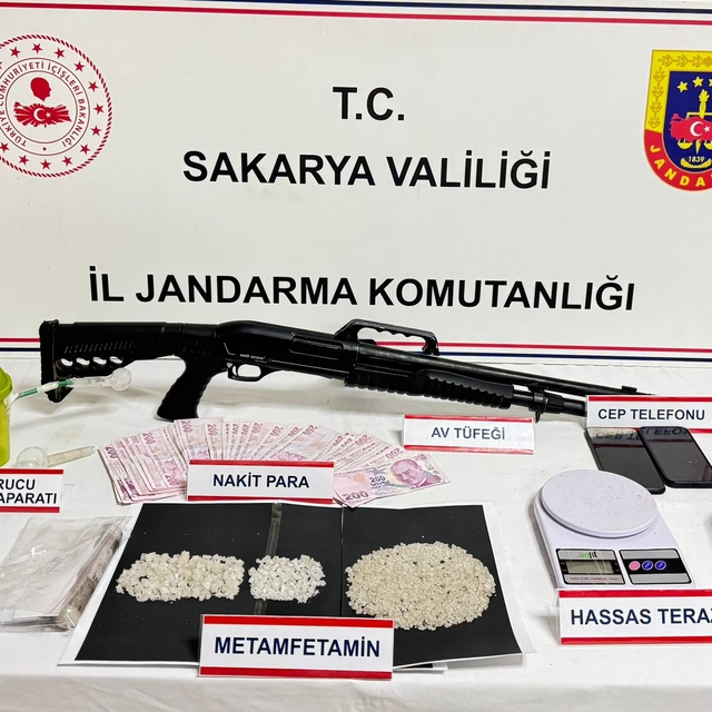 Sakarya'da uyuşturucu operasyonunda 2 şüpheli tutuklandı