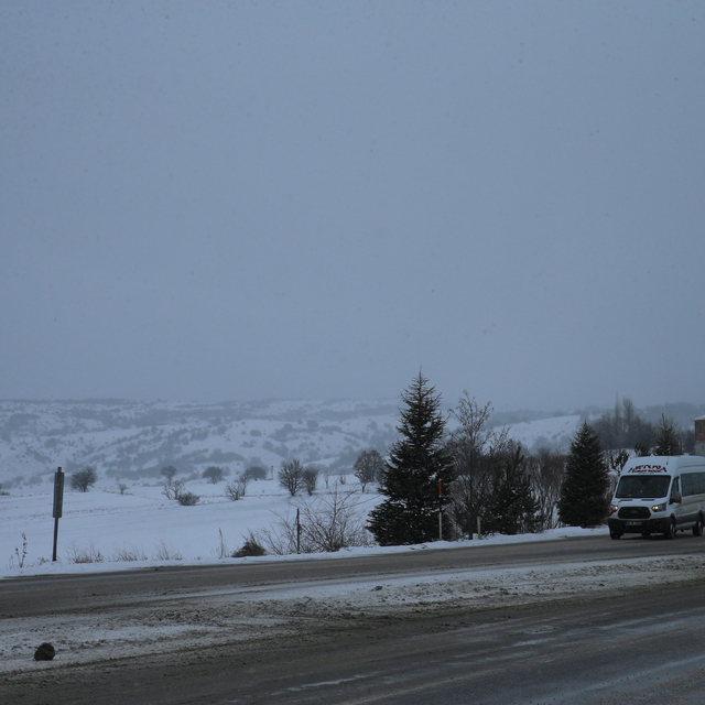 Tokat-Sivas kara yolunda kar etkili oluyor