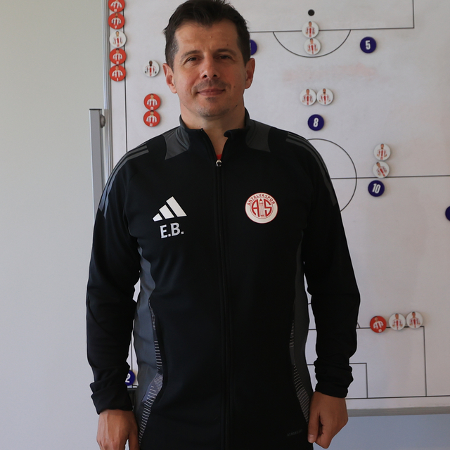 Antalyaspor'un "kısa vadede" hedefi alttaki 4'lüyle arayı açmak