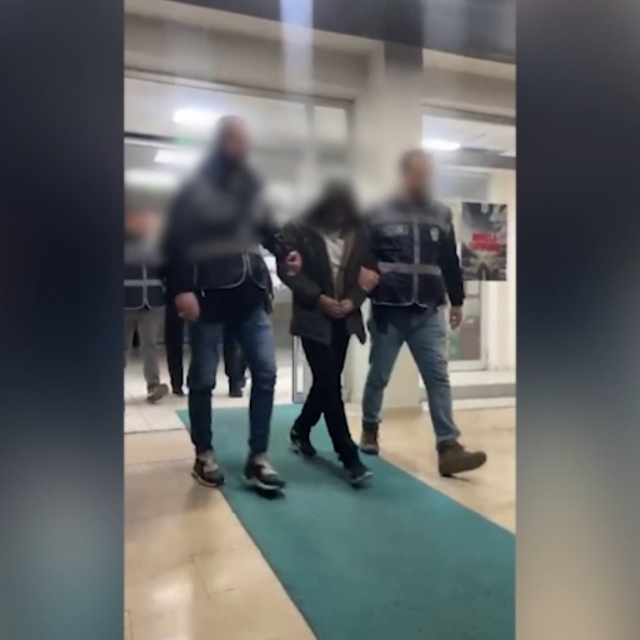 2 kardeşin telefonlarını gaspeden şüpheliler, 78 saatlik kamera kaydı incel...