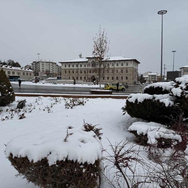 Sivas'ta 374 yerleşim yerinin yolu ulaşıma kapandı