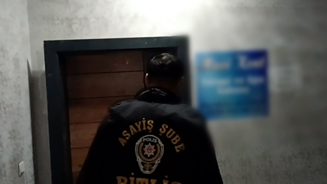 Kadınları fuhşa zorlayıp, uyuşturucu kuryeliği yaptıran çeteye operasyon: 9 gözaltı