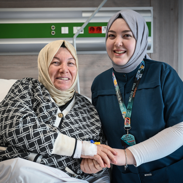 Erken teşhis ve genetik testler sayesinde 3 farklı kanseri başlangıç aşamas...