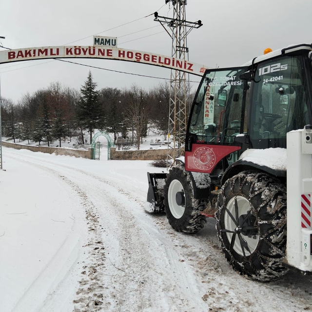 Almus'ta karla mücadele çalışmaları sürüyor