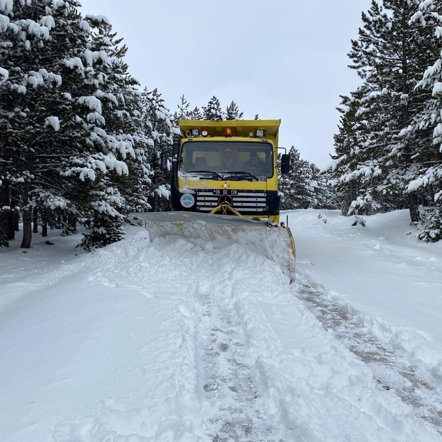 Kayseri'de kar nedeniyle 22 mahalle yolu ulaşıma kapandı