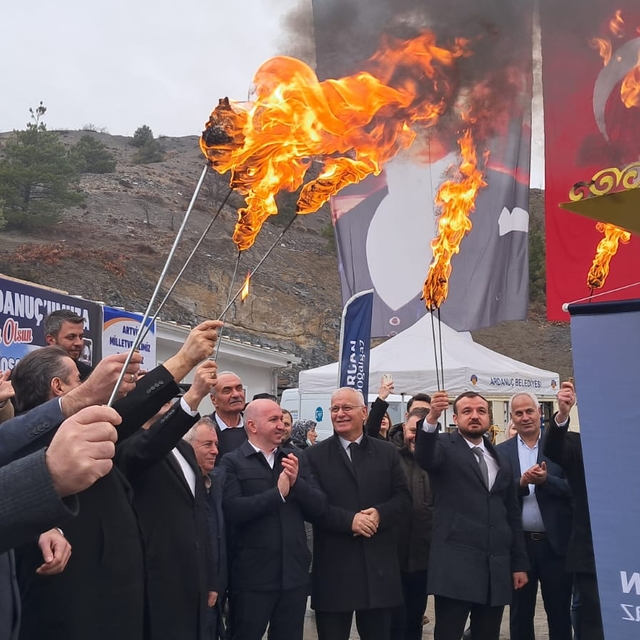 Ardanuç'taki konutlarda doğal gaz kullanımına başlandı