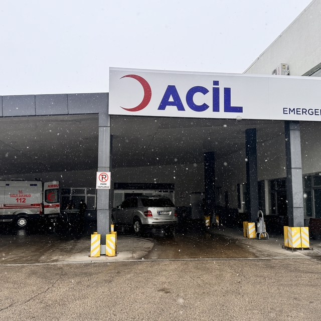 Erzurum'da karbonmonoksit gazından zehirlenen anne ile kızı tedaviye alındı