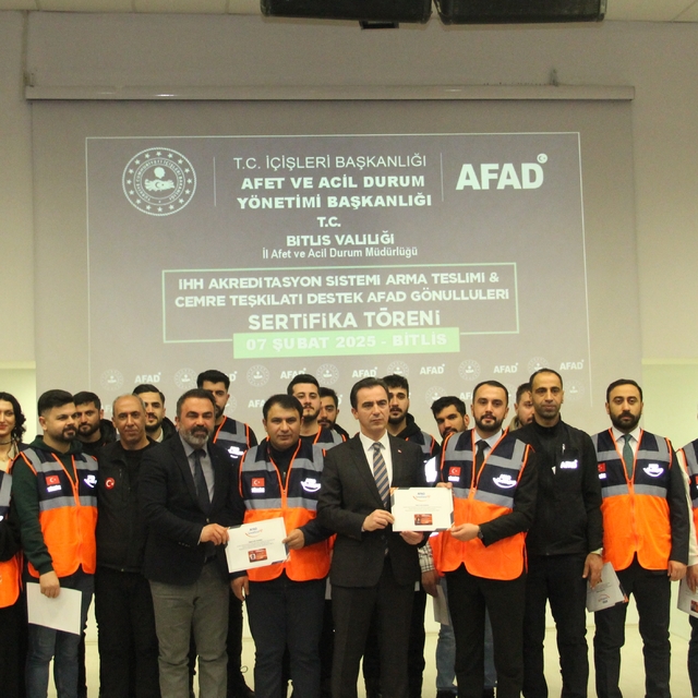 Bitlis'te "Destek AFAD Gönüllüleri Sertifika Dağıtım Töreni" düzenlendi