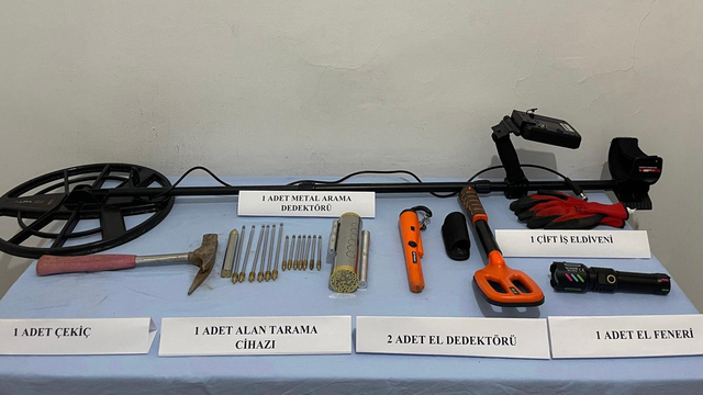 Tunceli'de antik yerleşim alanında kaçak kazı yapan 3 şüpheli yakalandı