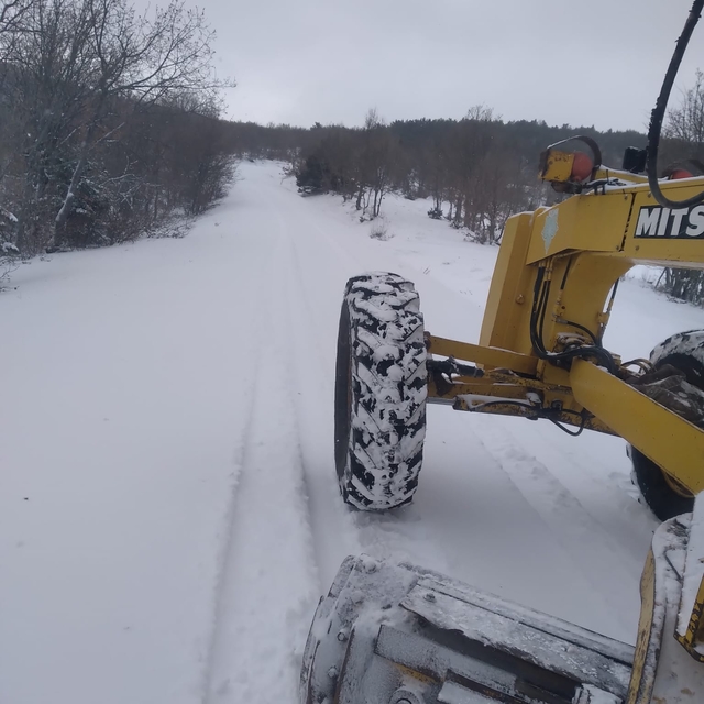 Artova'da karla mücadele çalışmaları sürüyor