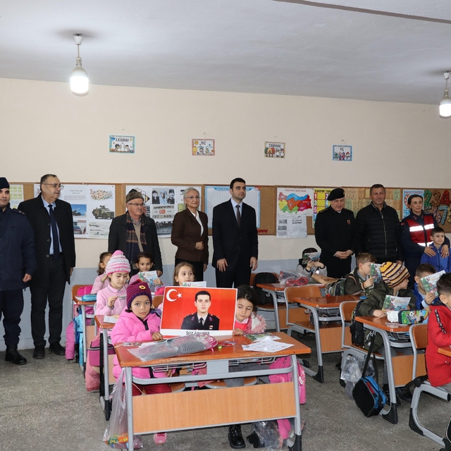Osmaneli'nde Jandarma Asayiş Vakfı, köy okulunu ziyaret etti