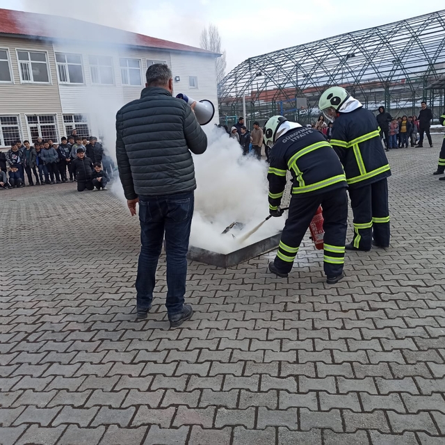 Güroymak'ta yangın tatbikatı yapıldı