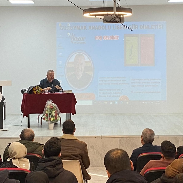 Şair Şükrü Erbaş, Güroymak'ta öğrencilerle bir araya geldi