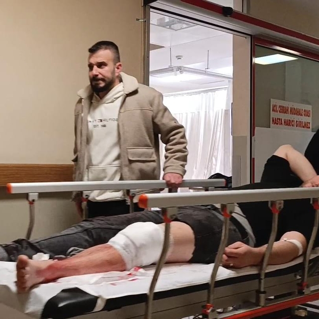 Arkadaşlarıyla sohbet ederken silahlı saldırıya uğradı