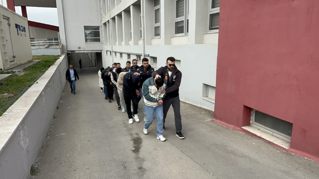 Adana'da yasa dışı bahis şebekesi çökertildi; 7 tutuklama